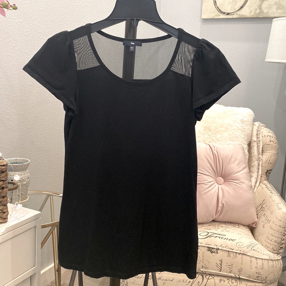 GAP Feminine Top Mesh Upper Front & Back Puffed Short Sleeves Black Small
